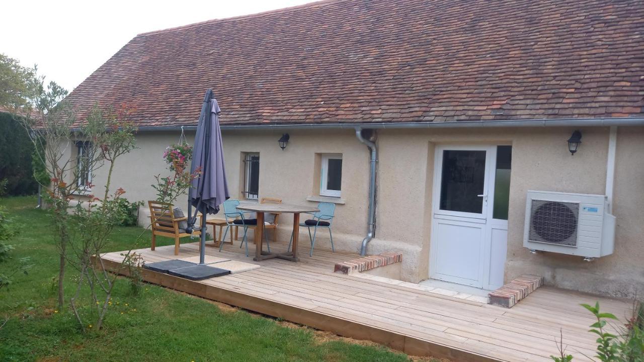 logement indépendant Tour-en-Sologne Extérieur photo