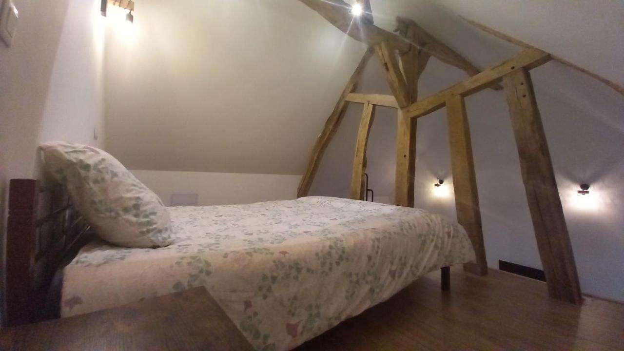 logement indépendant Tour-en-Sologne Extérieur photo